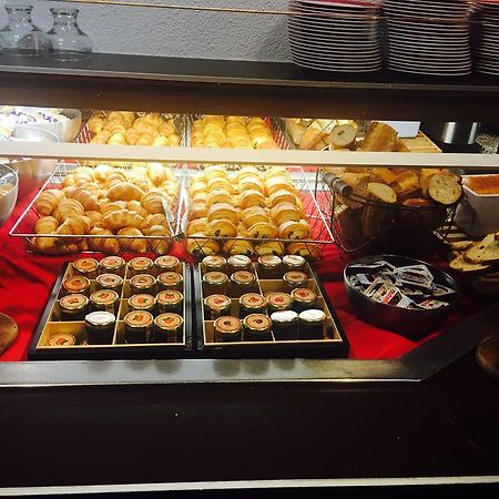 Logis Hotel Lons-Le-Saunier - Restaurant Le Grill المظهر الخارجي الصورة