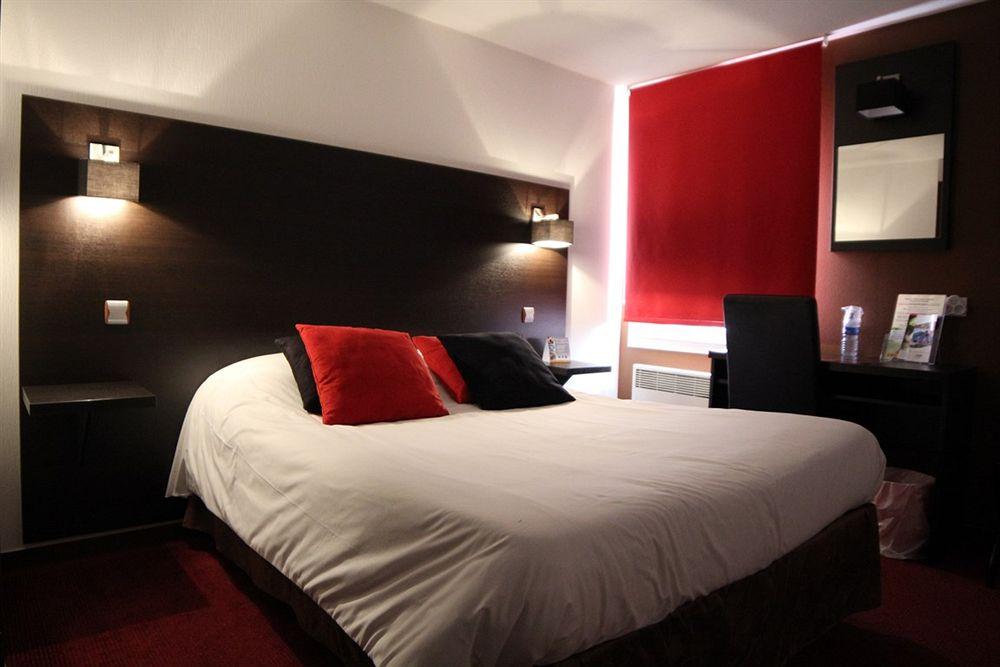 Logis Hotel Lons-Le-Saunier - Restaurant Le Grill المظهر الخارجي الصورة