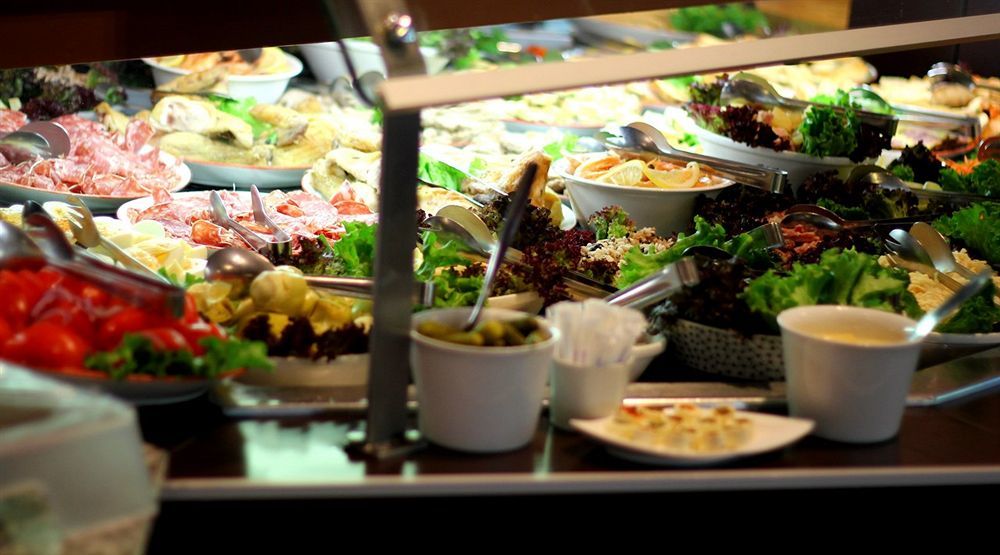 Logis Hotel Lons-Le-Saunier - Restaurant Le Grill المظهر الخارجي الصورة