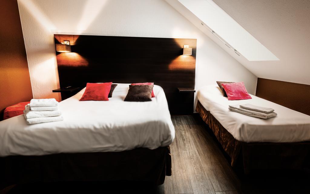 Logis Hotel Lons-Le-Saunier - Restaurant Le Grill المظهر الخارجي الصورة