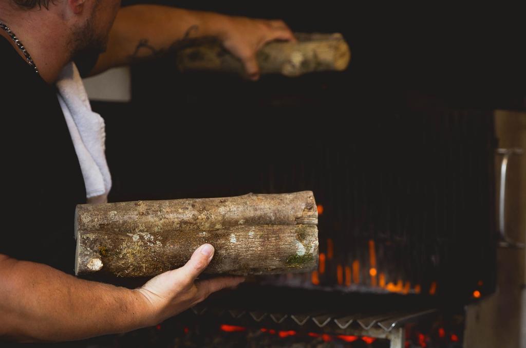 Logis Hotel Lons-Le-Saunier - Restaurant Le Grill المظهر الخارجي الصورة