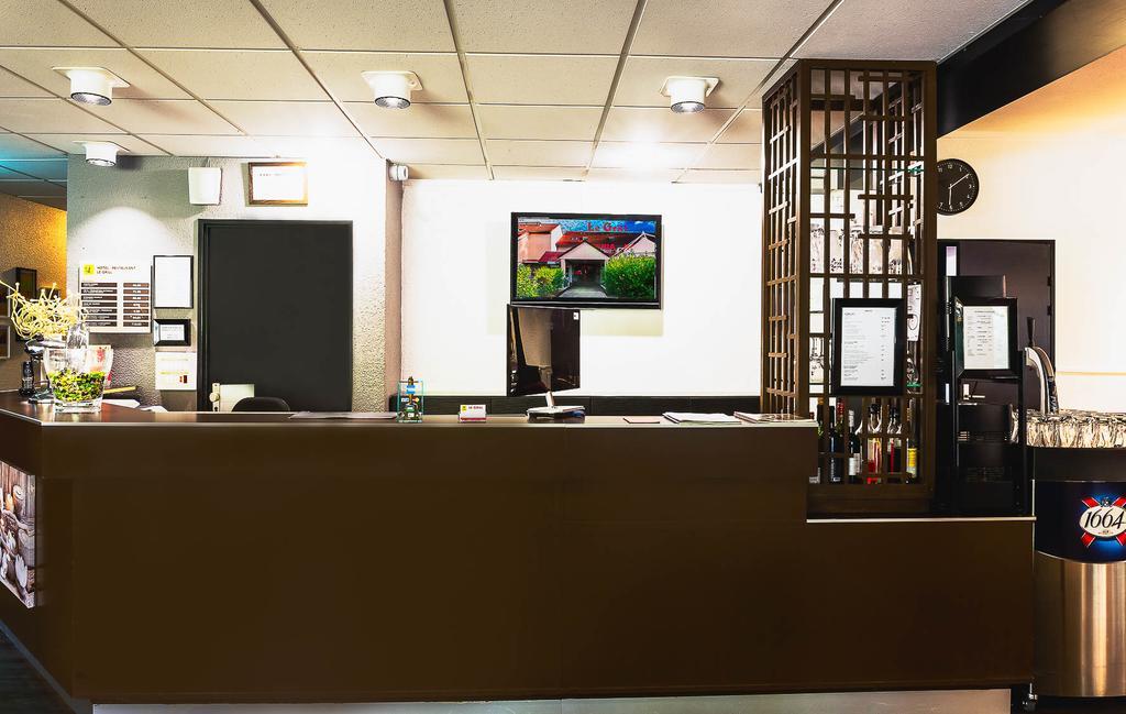Logis Hotel Lons-Le-Saunier - Restaurant Le Grill المظهر الخارجي الصورة