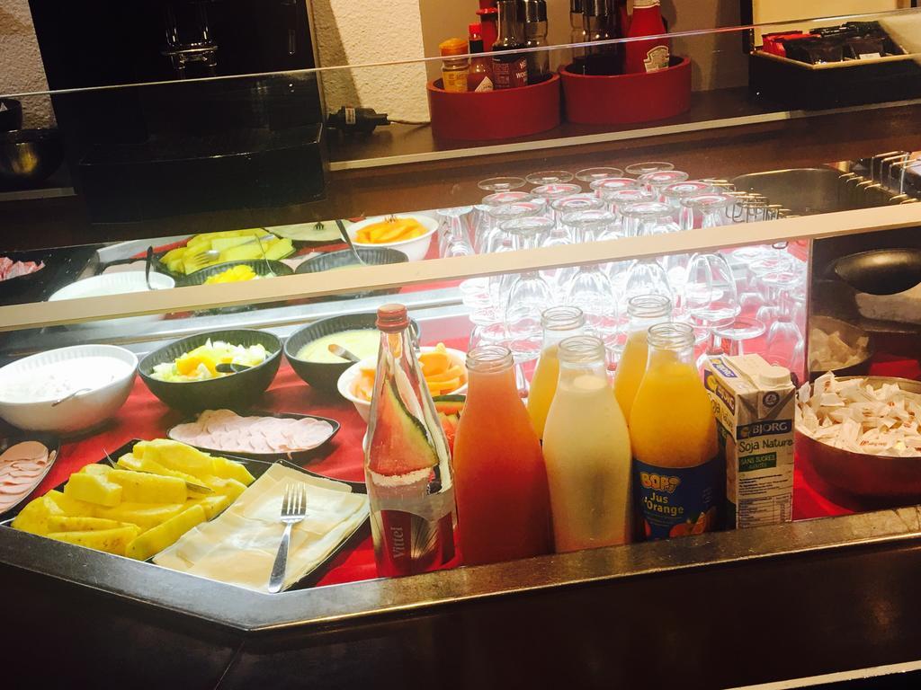 Logis Hotel Lons-Le-Saunier - Restaurant Le Grill المظهر الخارجي الصورة