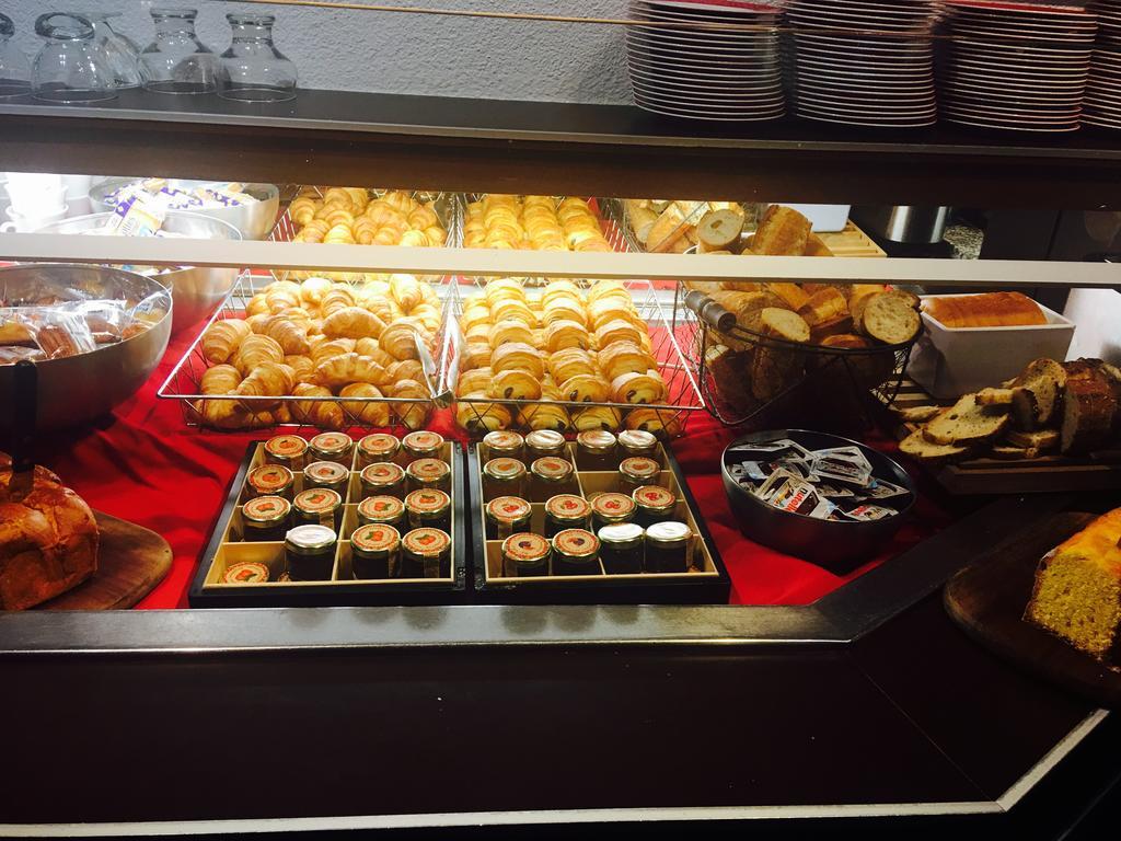 Logis Hotel Lons-Le-Saunier - Restaurant Le Grill المظهر الخارجي الصورة