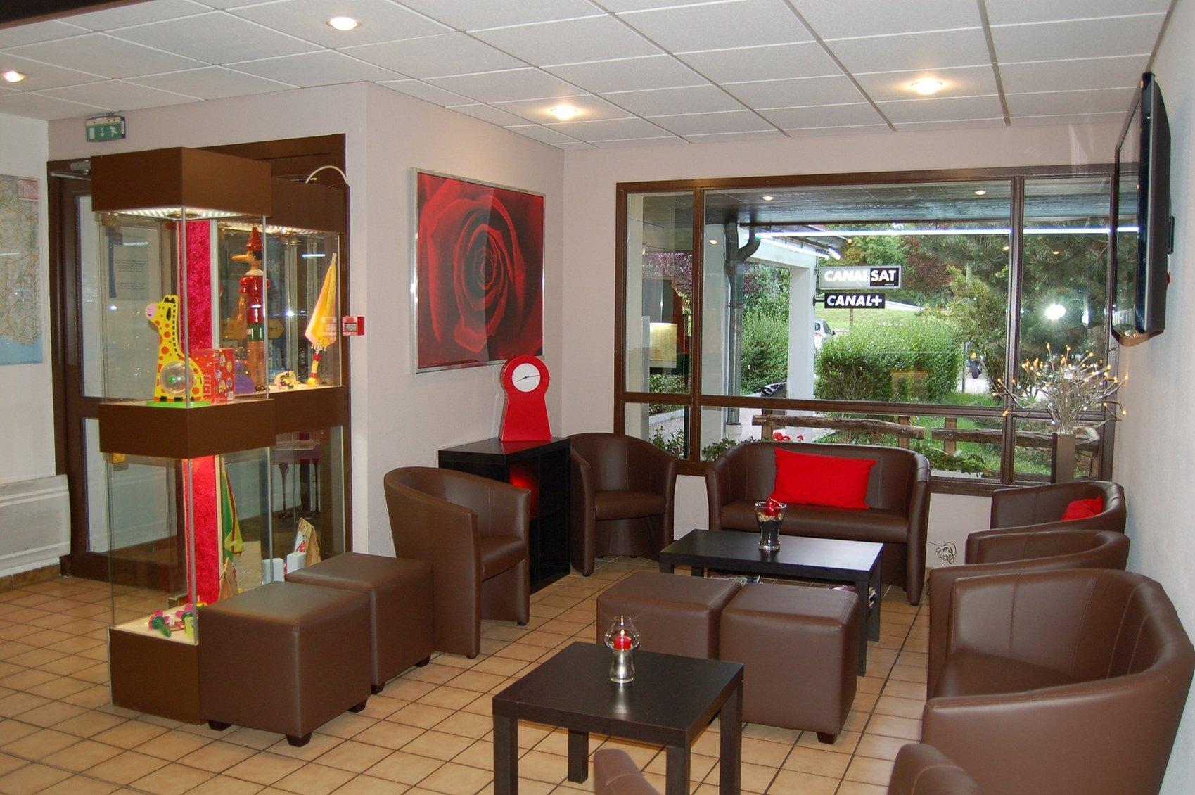 Logis Hotel Lons-Le-Saunier - Restaurant Le Grill المظهر الخارجي الصورة