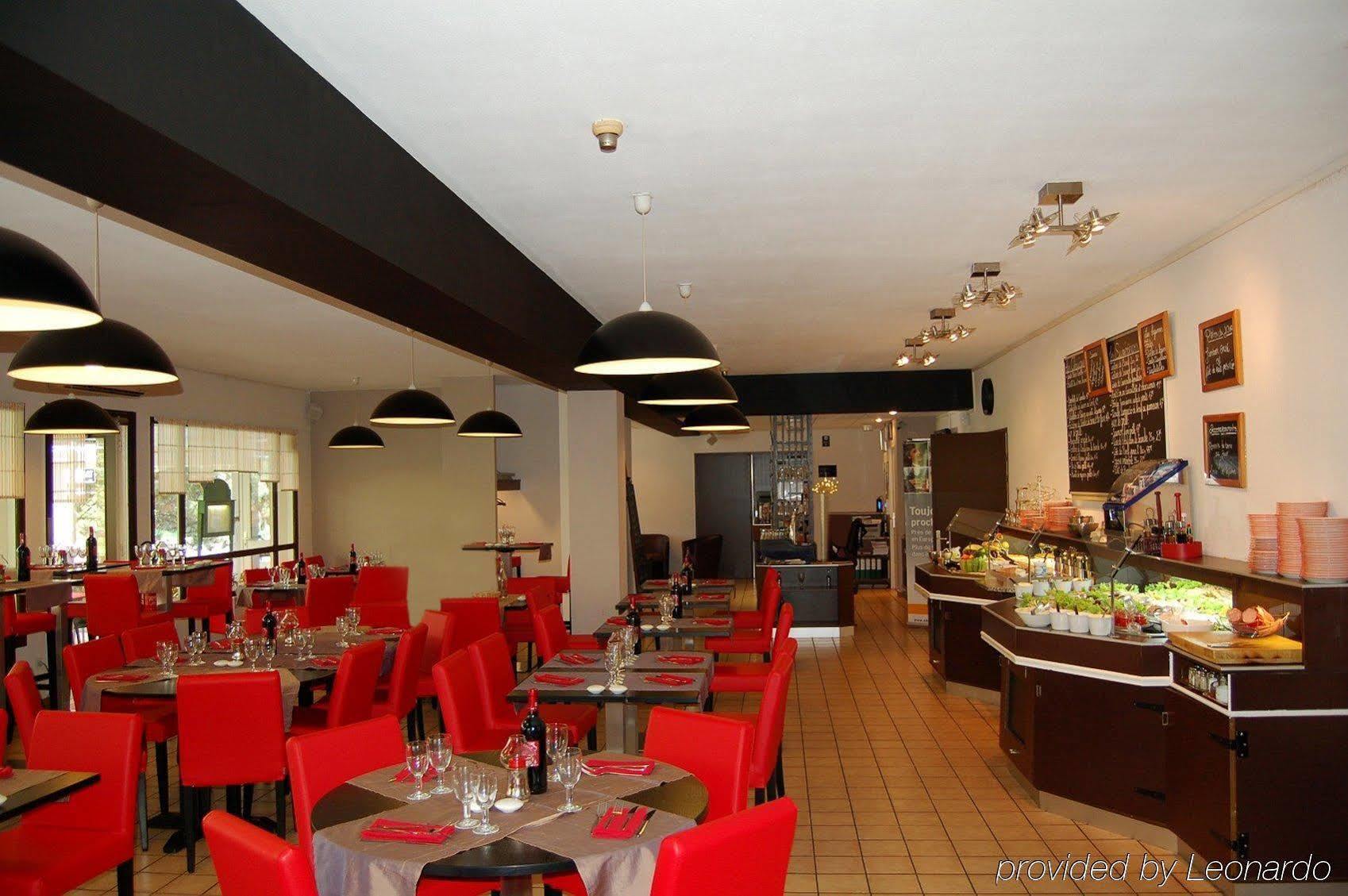 Logis Hotel Lons-Le-Saunier - Restaurant Le Grill المظهر الخارجي الصورة