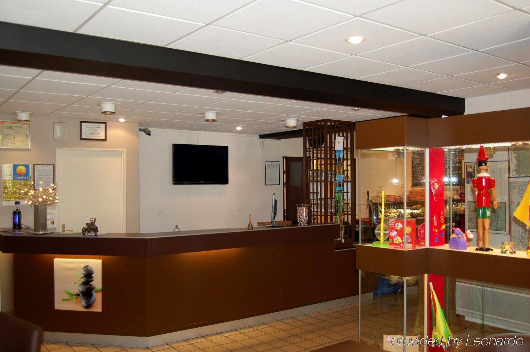 Logis Hotel Lons-Le-Saunier - Restaurant Le Grill المظهر الخارجي الصورة